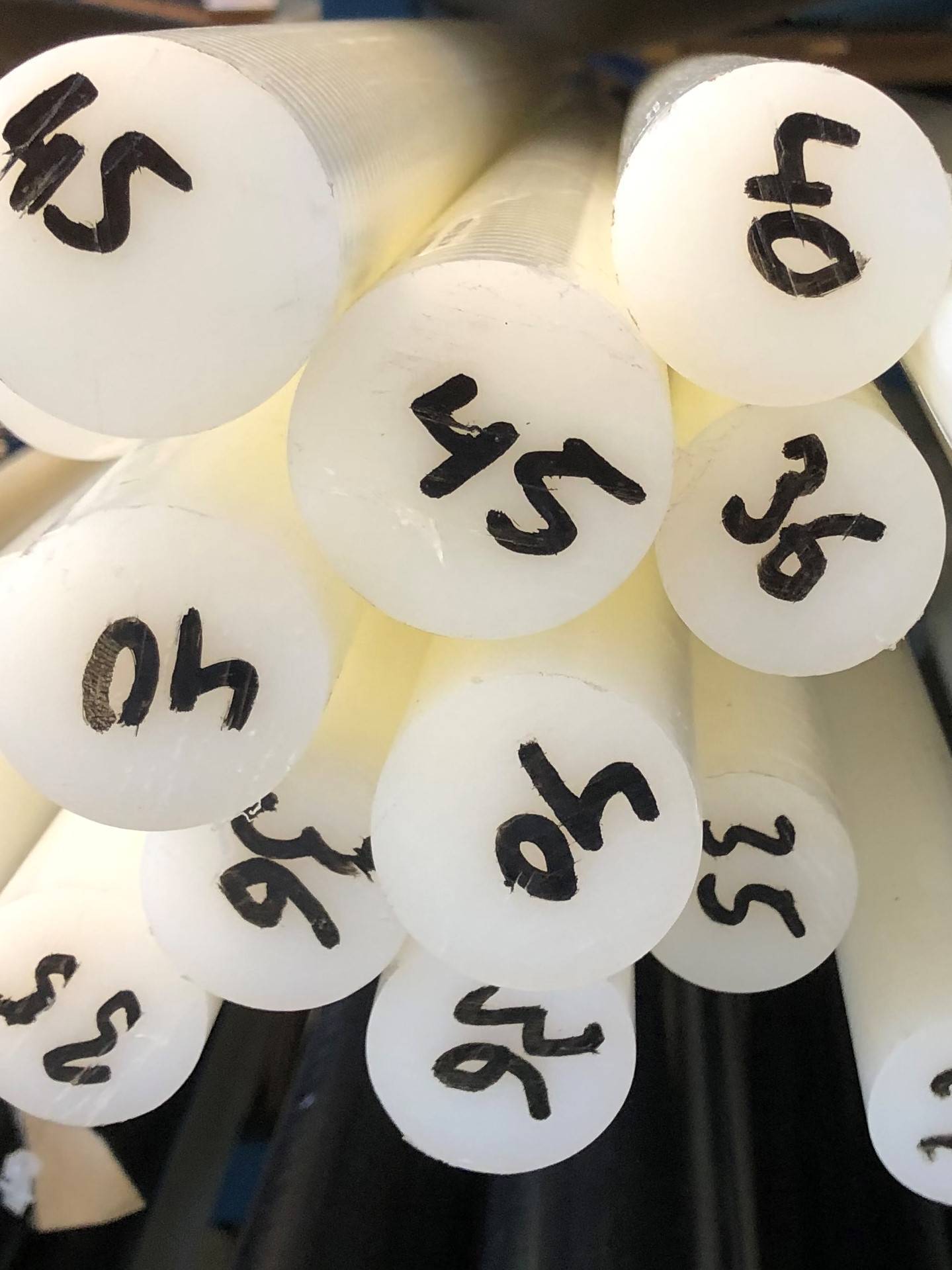 Rundstäbe PA6, extrudiert